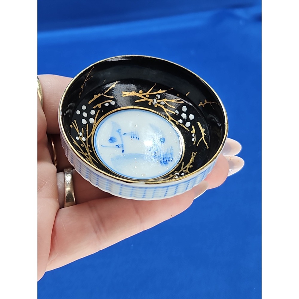 Japanese Sake Cup Kutani Hand Painted Cobalt Gold Gilt Moriage Vintage 2.5"